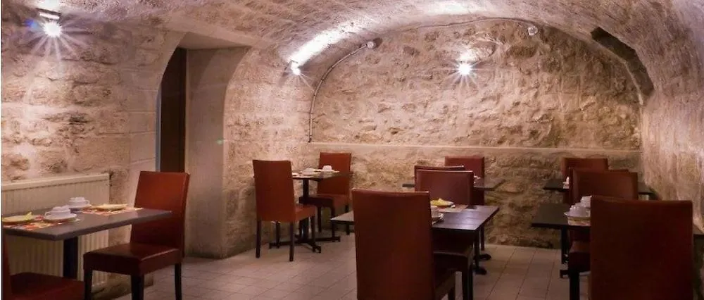 Hotel Le Compostelle Париж