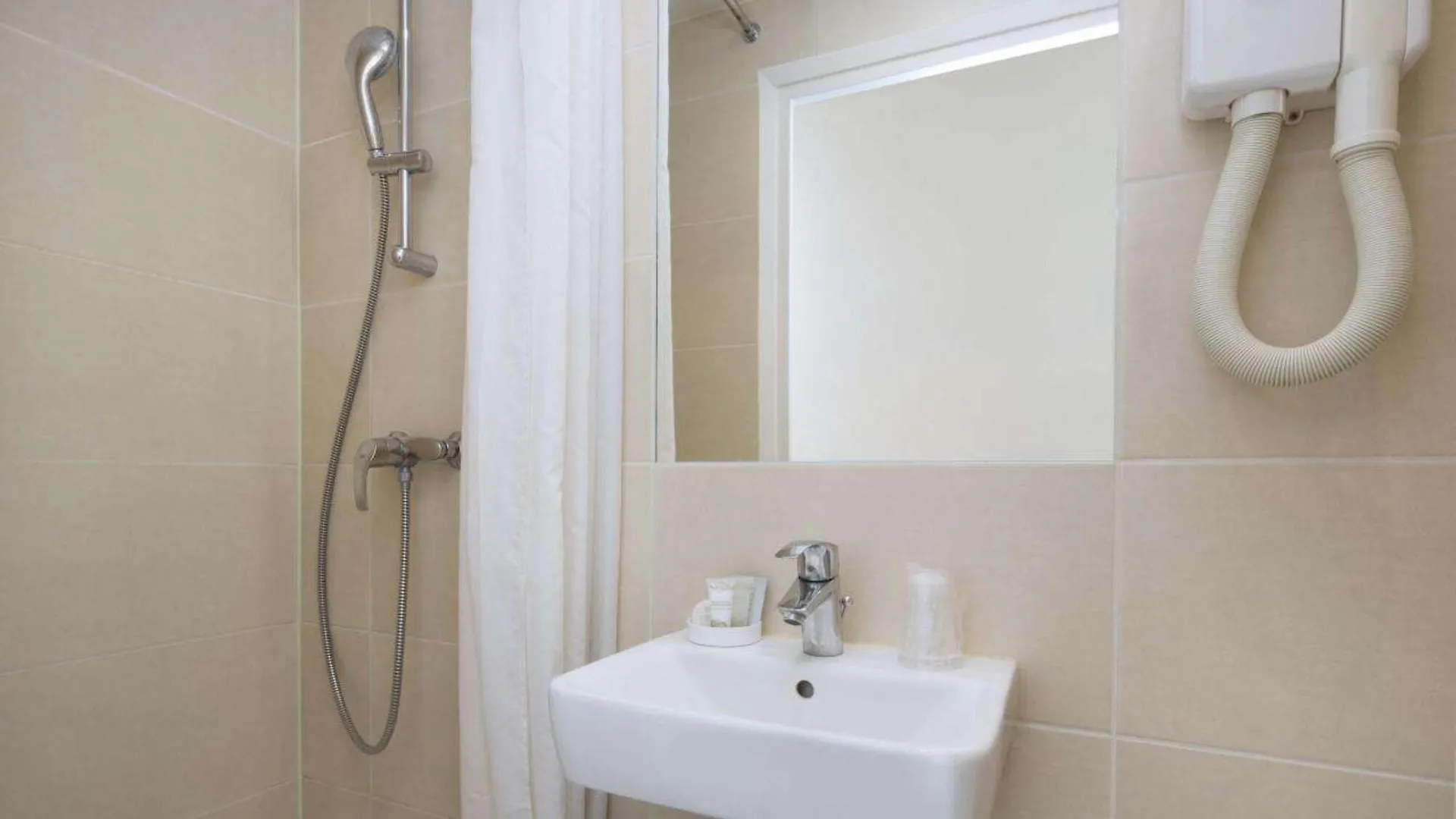 Hotel Le Compostelle Париж