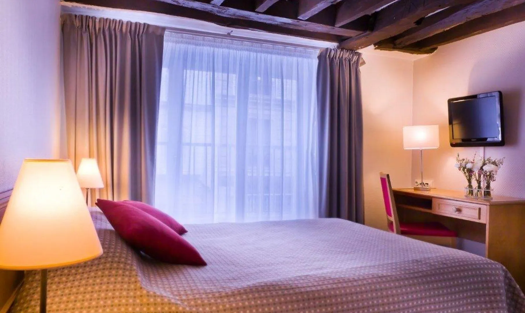 Hotel Le Compostelle Париж