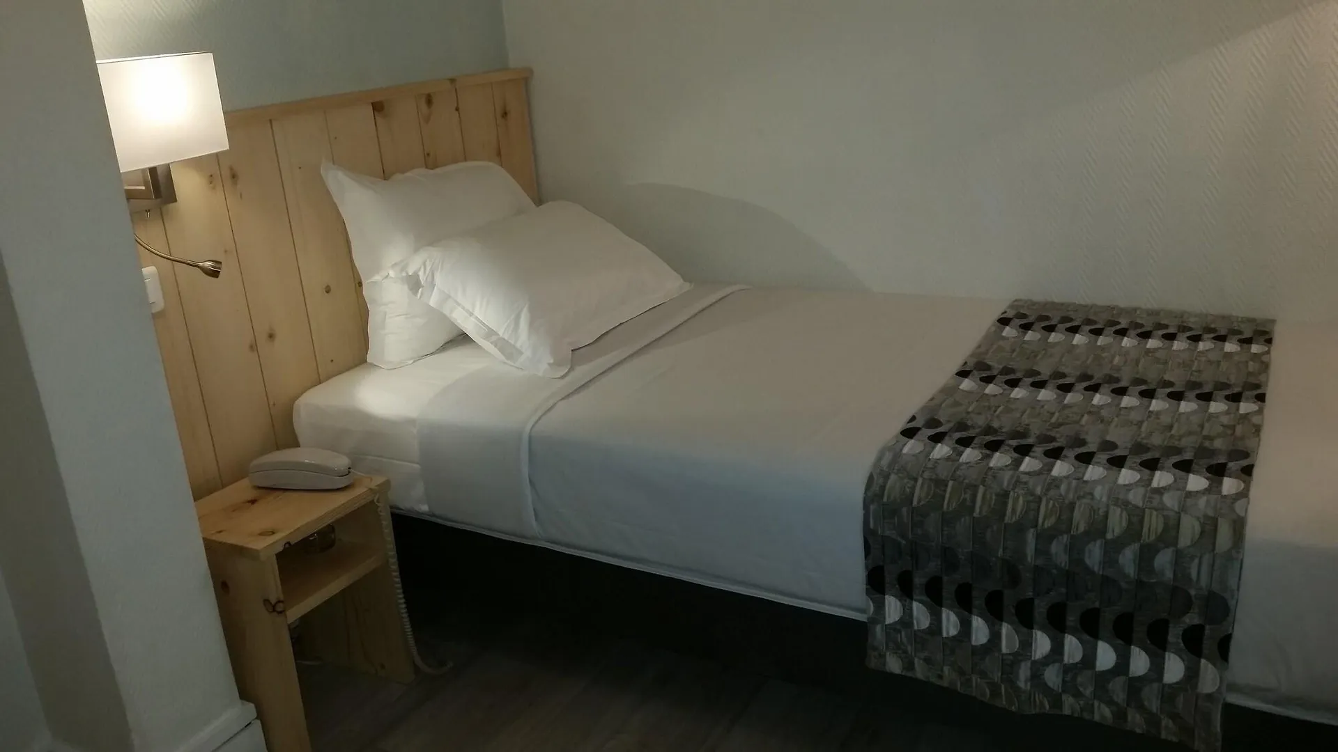Hotel Le Compostelle Paryż Francja