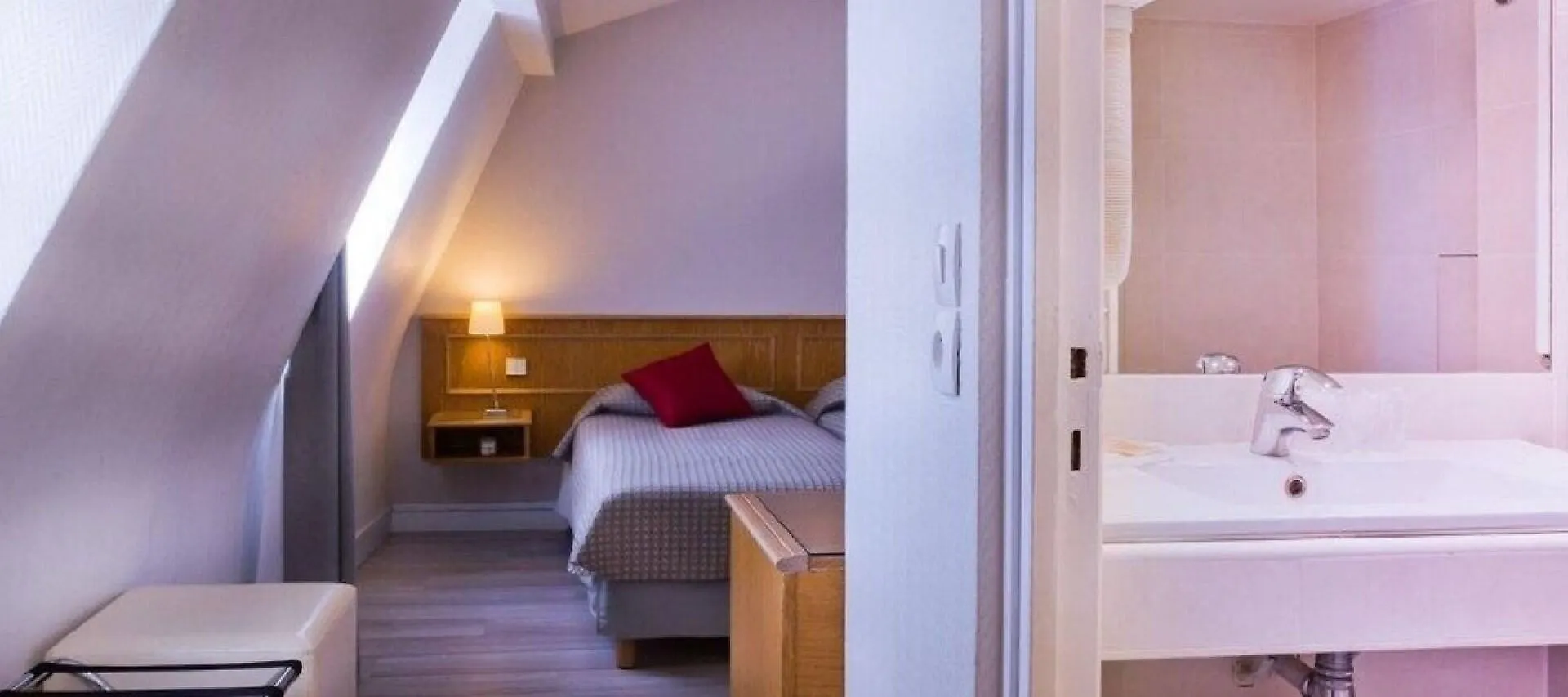 ***  Hotel Le Compostelle Paryż Francja